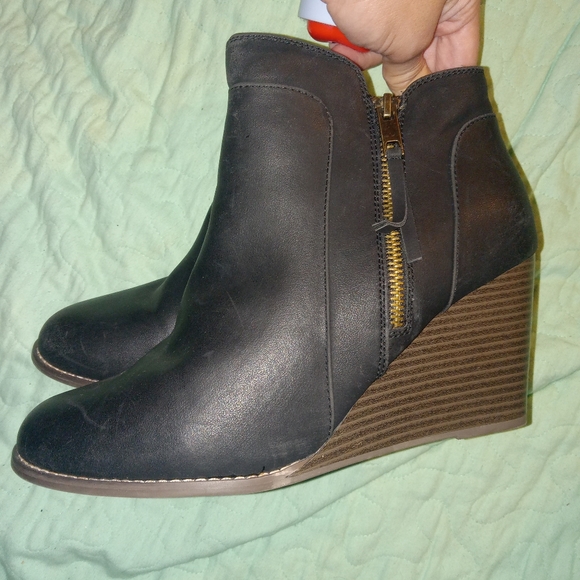 Maurices faux leather wedge zipper booties Woman's Size 11 - Picture 4 of 6